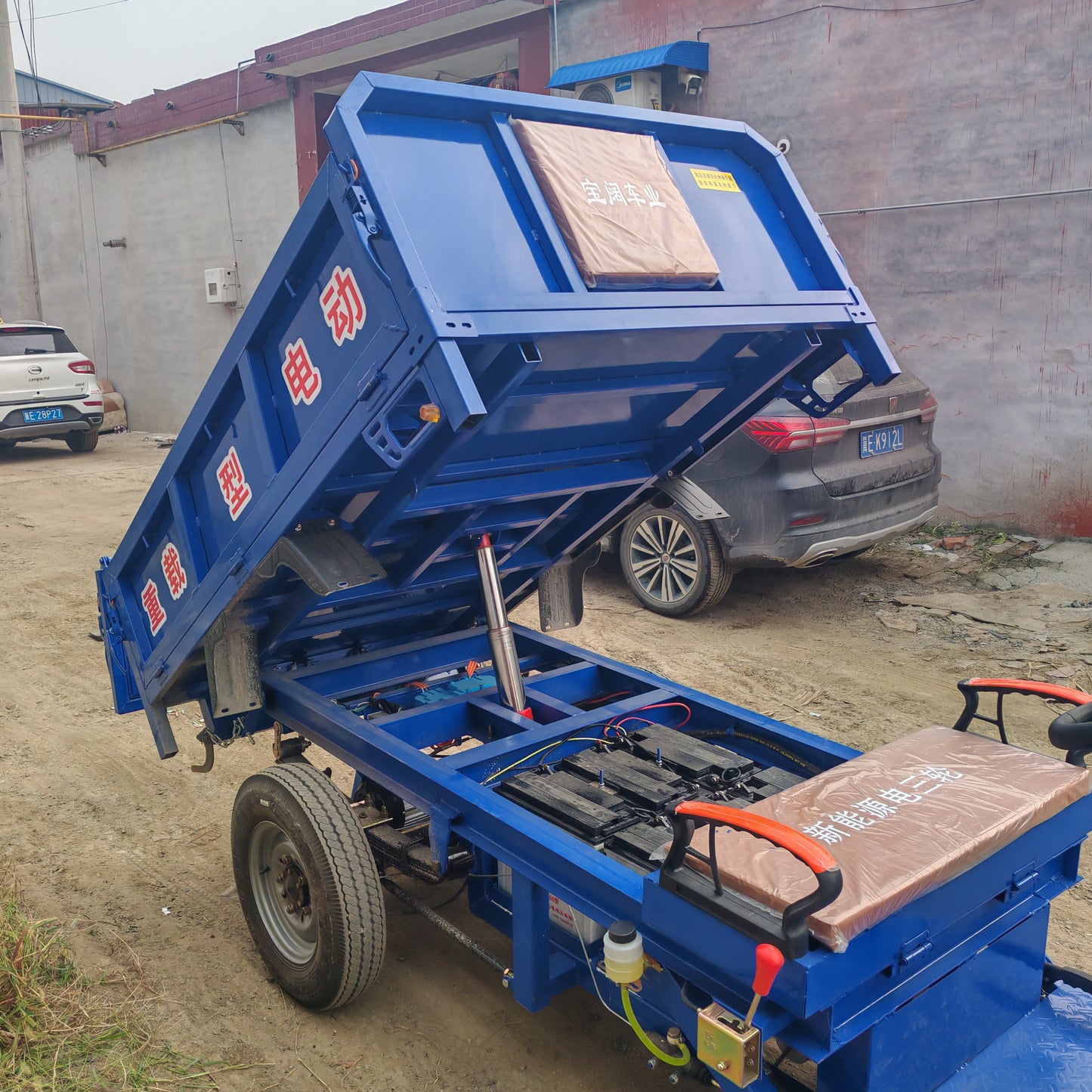 New national standard electric tricycle for hauling goods, high-power battery tricycle, household large three bounce electric vehicle, express delivery